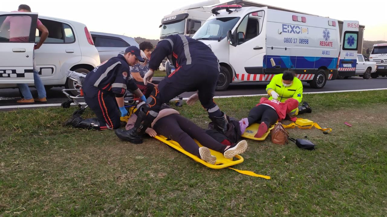Foto 6 de 10 — Grave acidente na rodovia Washington Luís deixa 5 feridos na região de Araraquara